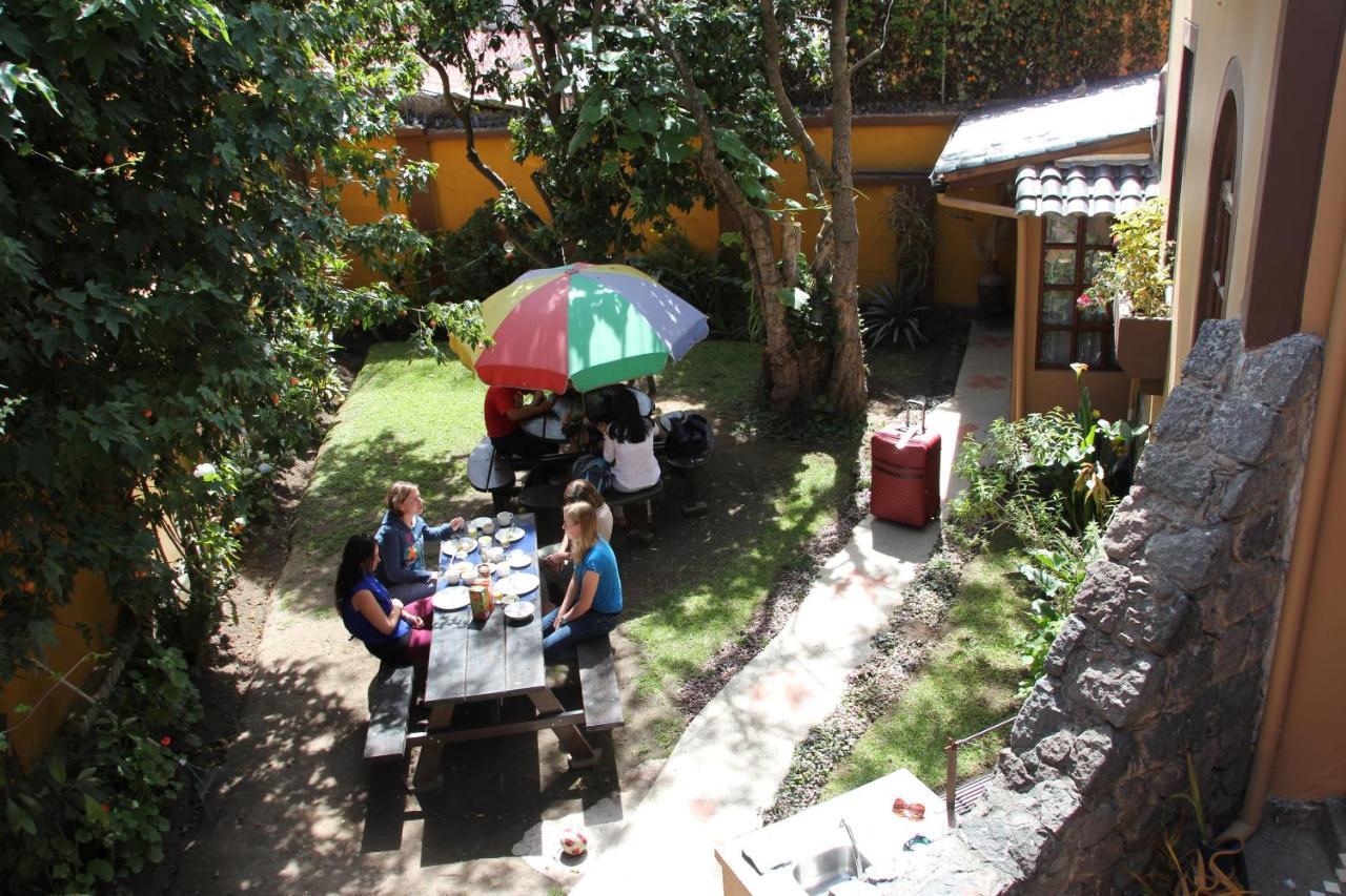 Hostal Alcala Quito Esterno foto