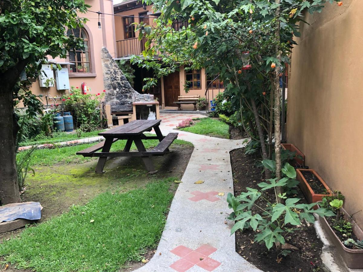 Hostal Alcala Quito Esterno foto
