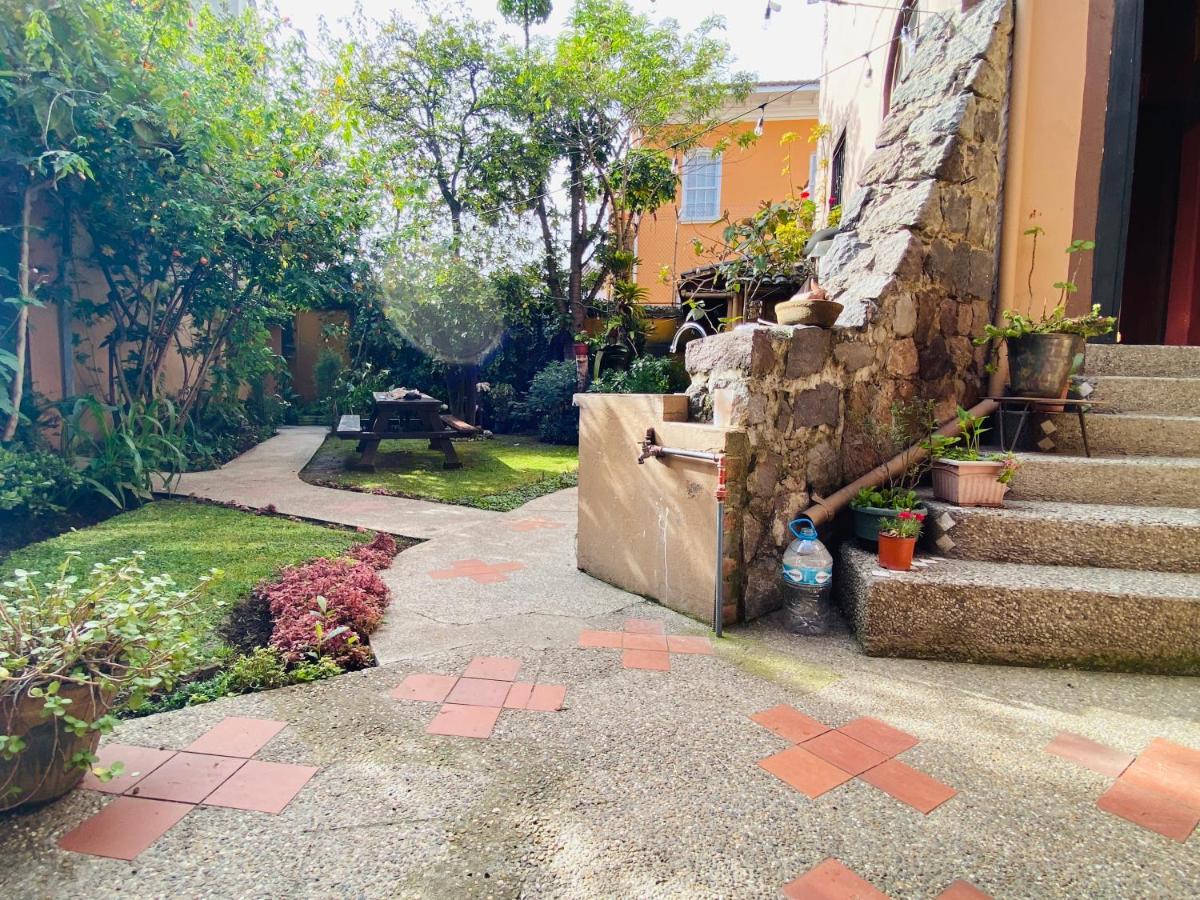 Hostal Alcala Quito Esterno foto