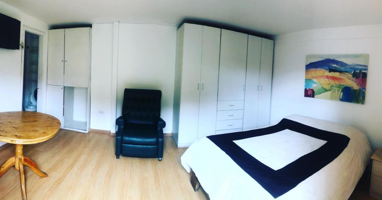 Hostal Alcala Quito Esterno foto