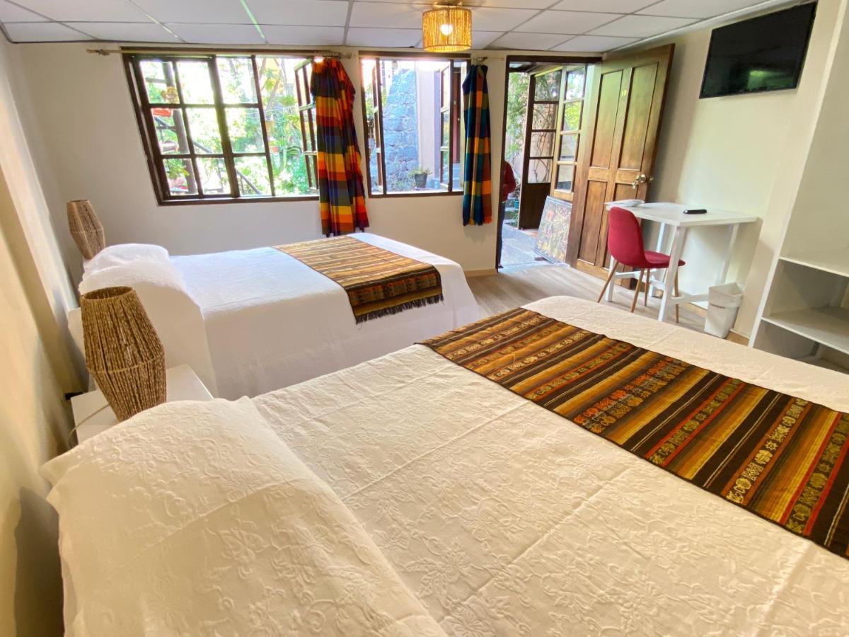 Hostal Alcala Quito Esterno foto