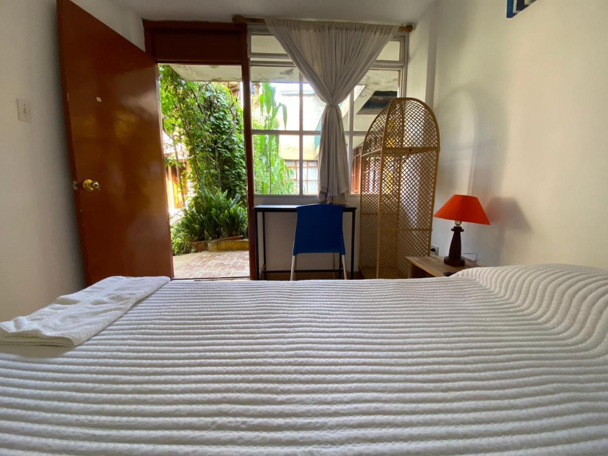 Hostal Alcala Quito Esterno foto