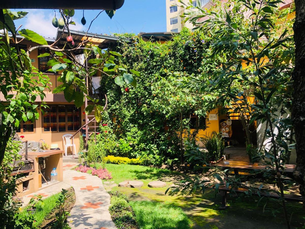 Hostal Alcala Quito Esterno foto
