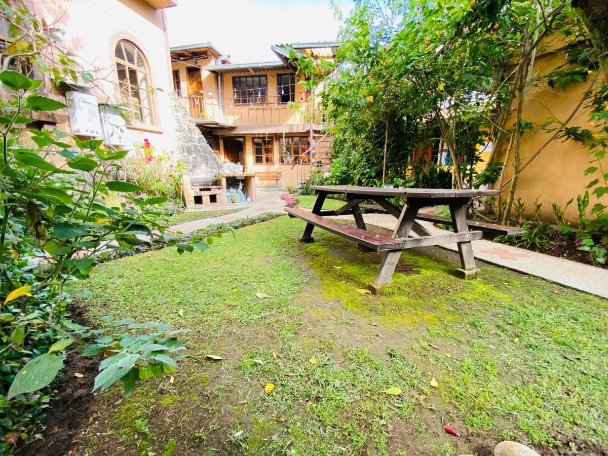 Hostal Alcala Quito Esterno foto