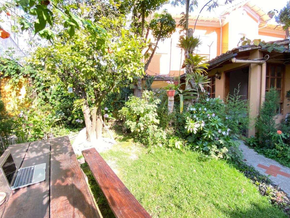 Hostal Alcala Quito Esterno foto