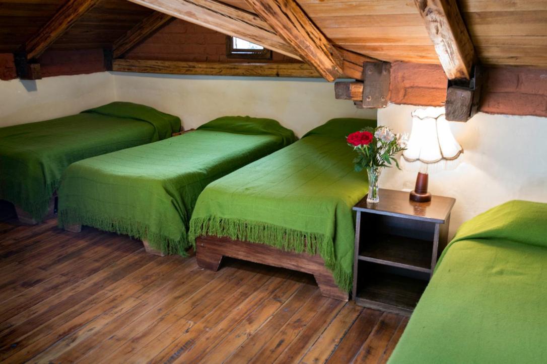 Hostal Alcala Quito Esterno foto