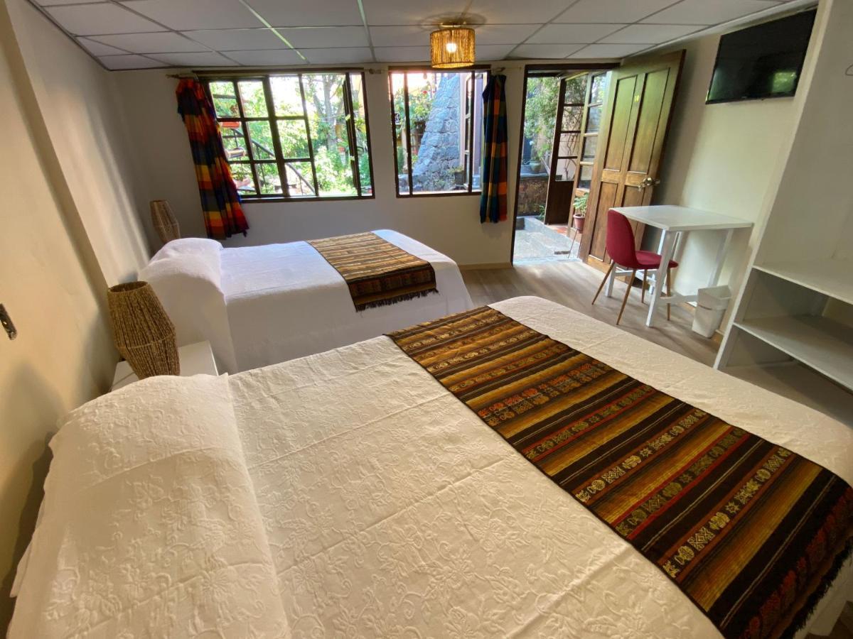 Hostal Alcala Quito Esterno foto