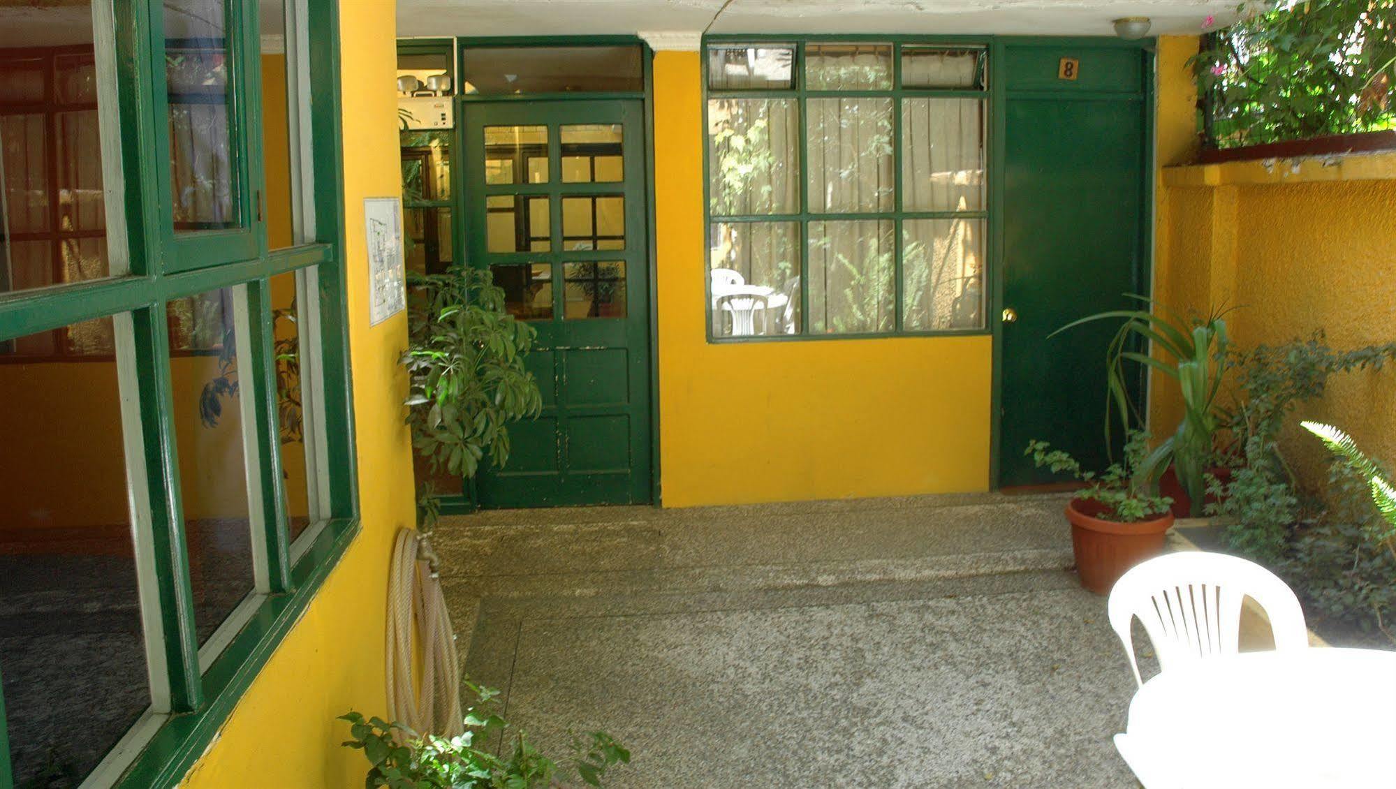 Hostal Alcala Quito Esterno foto