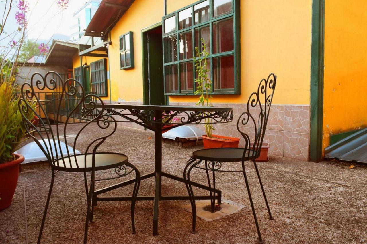 Hostal Alcala Quito Esterno foto