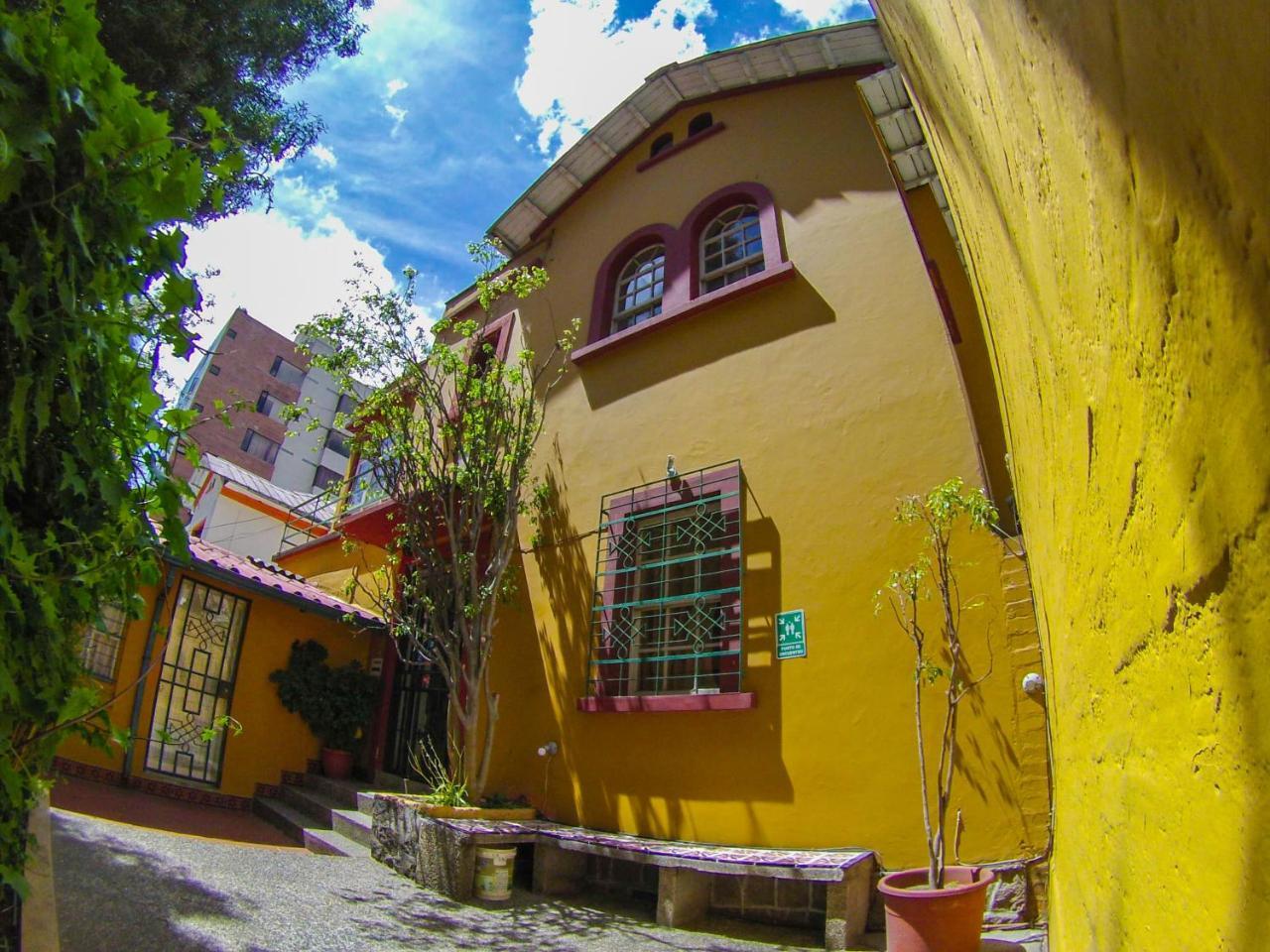 Hostal Alcala Quito Esterno foto