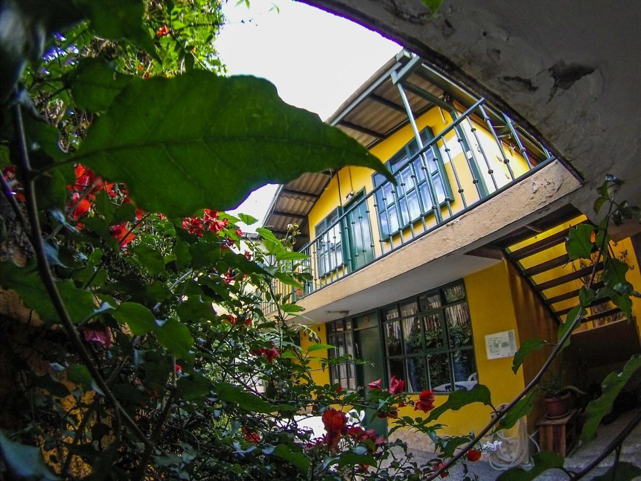 Hostal Alcala Quito Esterno foto