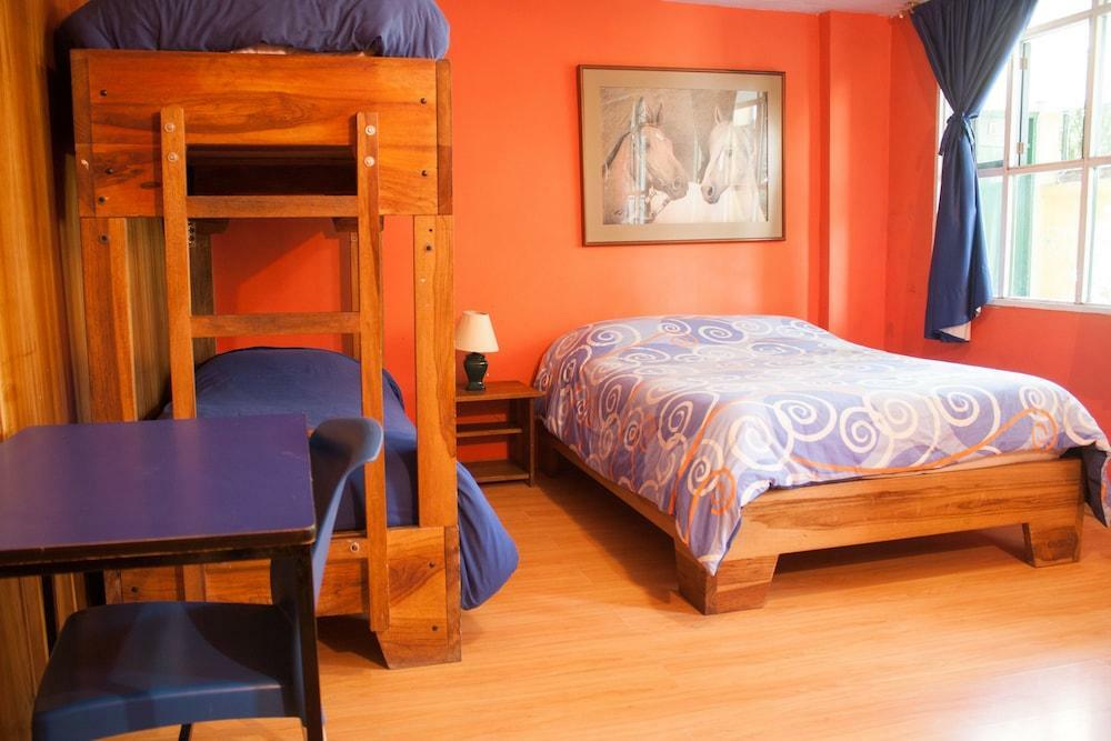 Hostal Alcala Quito Esterno foto